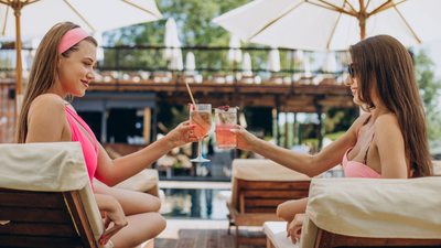 10 Bar Menu Ideas for Indoor, Outdoor, and Poolside Service