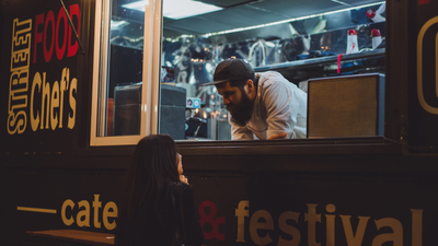 Food Truck Menu Ideas Designed for Outdoor Dining